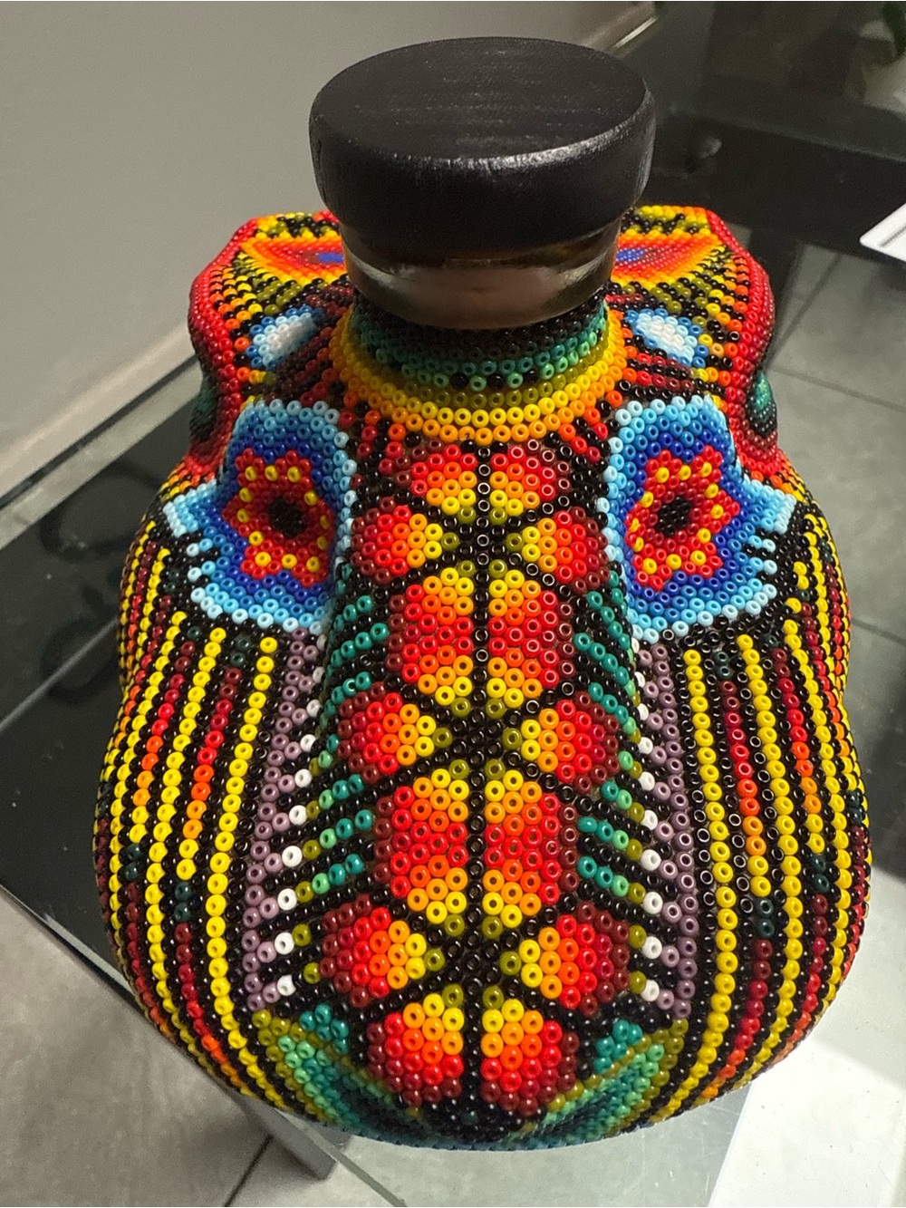 This is a Chaquira Beaded Jaguar Extra Anejo Tequila bottle collectible - Picture 5 of 8